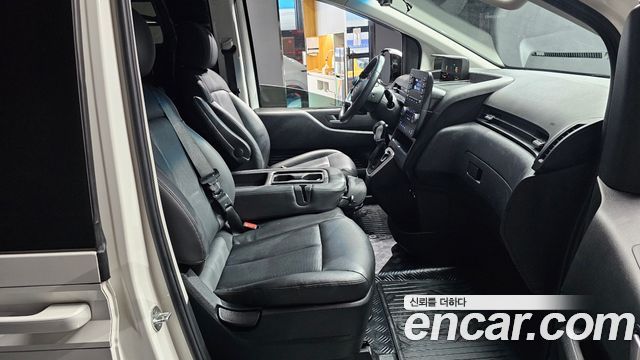 Hyundai Staria 2024 thumb 10