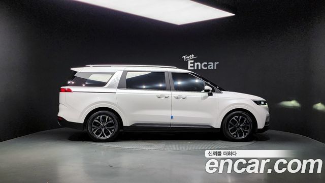 Kia Carnival 2023 thumb 5