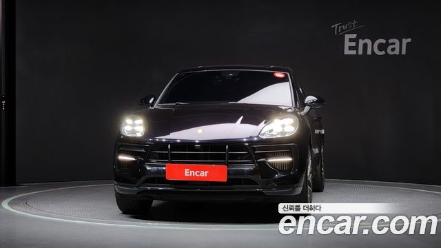 Porsche Macan 2021 thumb 3