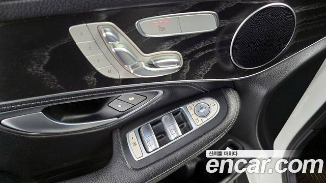 Mercedes-Benz GLC 2016 thumb 12