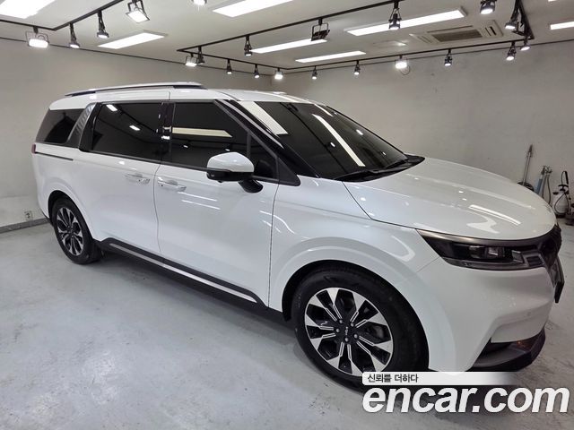 Kia Carnival 2023 thumb 3