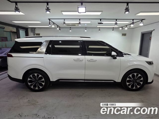 Kia Carnival 2023 thumb 5