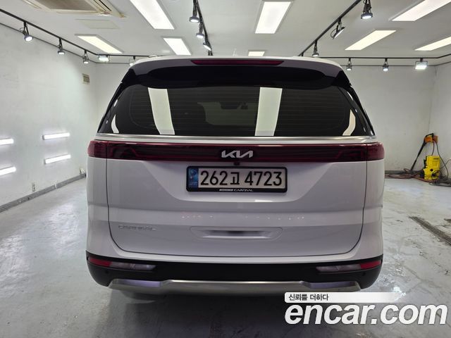 Kia Carnival 2023 thumb 6