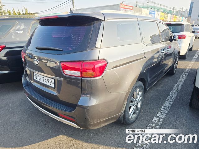 Kia Carnival 2017 thumb 3