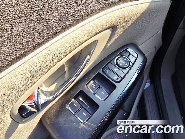 Kia Carnival 2017 thumb 7