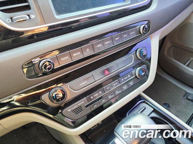 Kia Carnival 2017 thumb 8