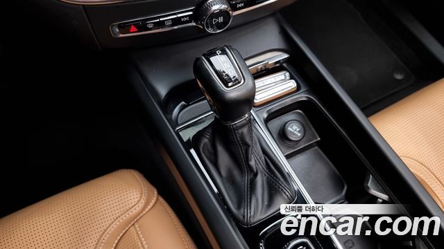 Volvo XC60 2019 thumb 9