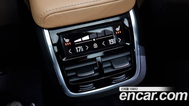Volvo XC60 2019 thumb 12