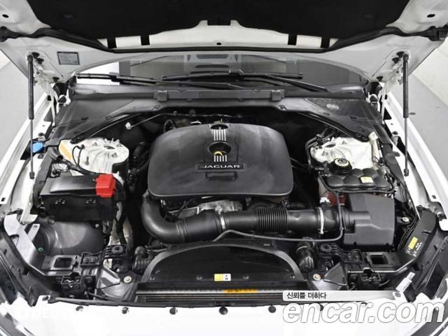 Jaguar XF 2017 thumb 7