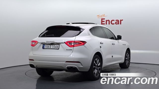Maserati Levante 2016 thumb 3