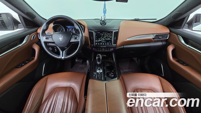 Maserati Levante 2016 thumb 7
