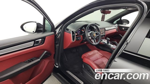 Porsche Cayenne 2023 thumb 10