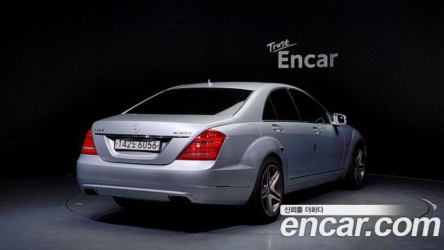 Mercedes-Benz S-Class 2012 thumb 3