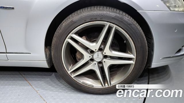 Mercedes-Benz S-Class 2012 thumb 6