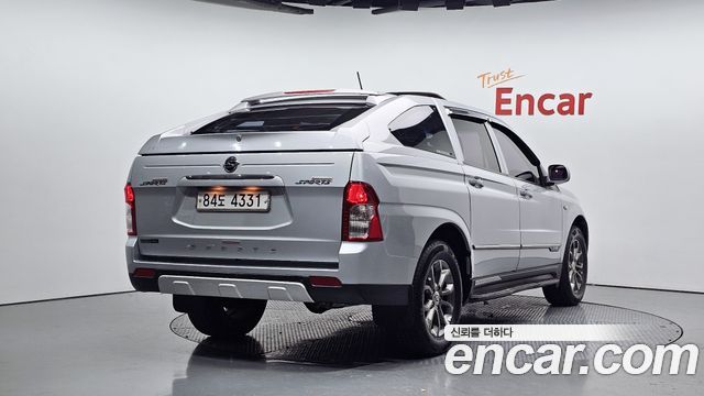 SsangYong Korando 2013 thumb 2