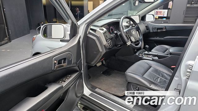 SsangYong Korando 2013 thumb 10