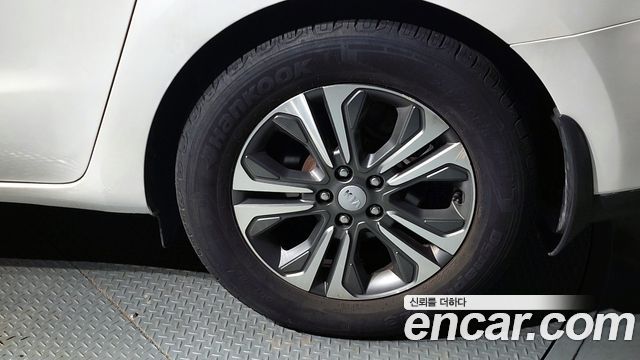 Kia Carnival 2019 thumb 6