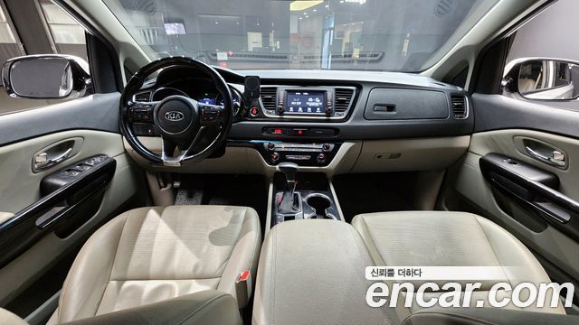 Kia Carnival 2019 thumb 8