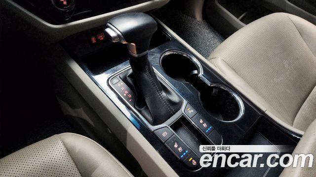 Kia Carnival 2019 thumb 10