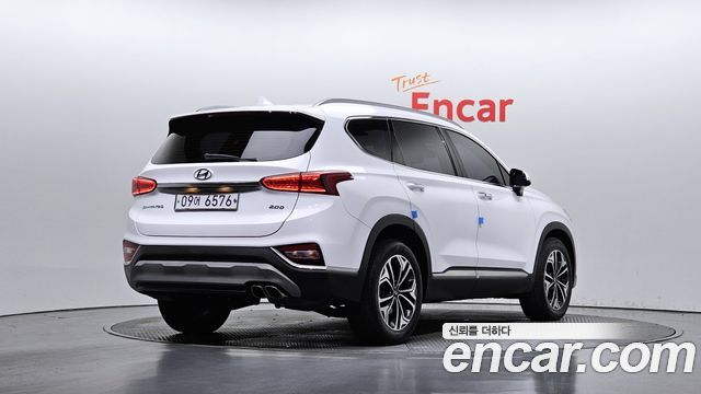 Hyundai Santa Fe 2019 thumb 3