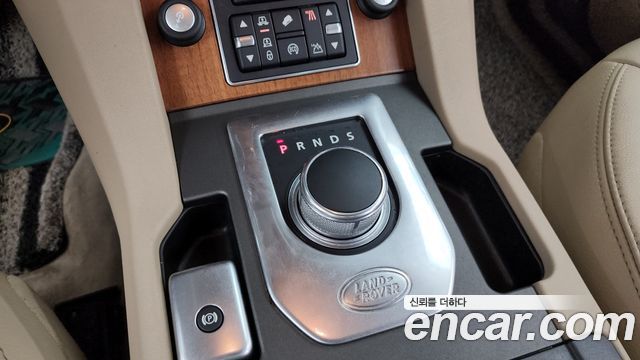 Land Rover Discovery 2016 thumb 10