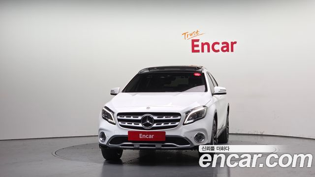 Mercedes-Benz GLA 2018 thumb 4