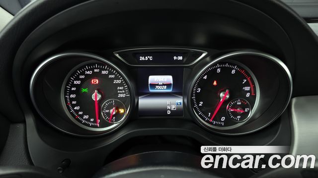 Mercedes-Benz GLA 2018 thumb 9