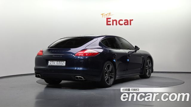 Porsche Panamera 2012 thumb 3