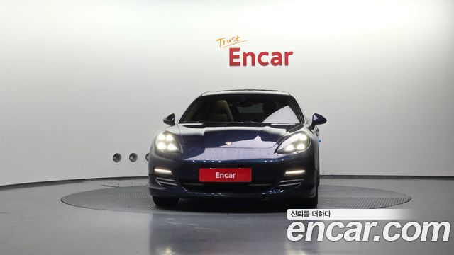 Porsche Panamera 2012 thumb 4