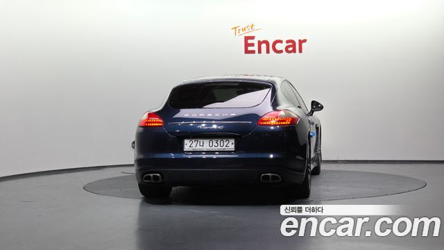 Porsche Panamera 2012 thumb 5