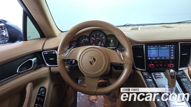 Porsche Panamera 2012 thumb 11