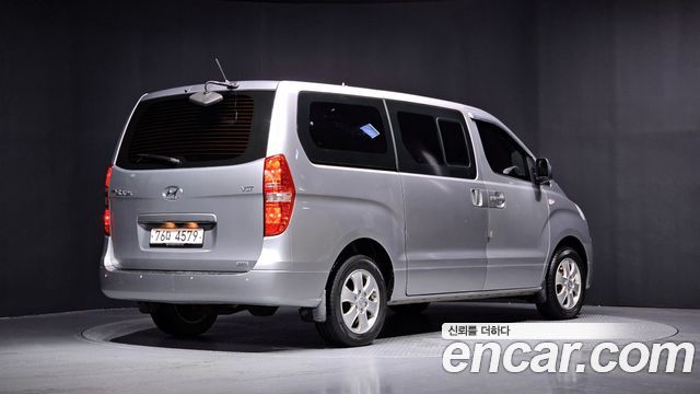 Hyundai Starex 2017 thumb 3