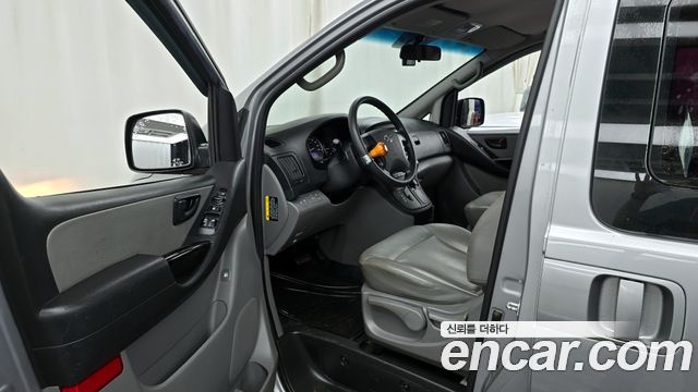 Hyundai Starex 2017 thumb 10