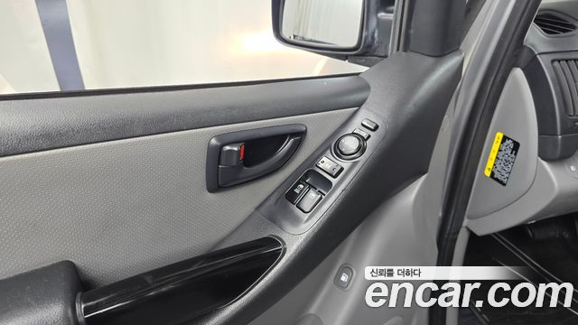 Hyundai Starex 2017 thumb 12