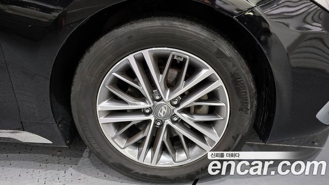 Hyundai Grandeur 2017 thumb 6
