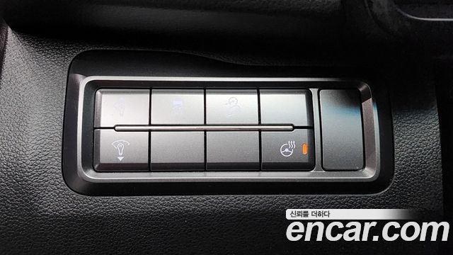 SsangYong Tivoli 2019 thumb 12