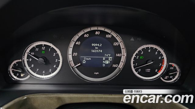 Mercedes-Benz E-Class 2010 thumb 8