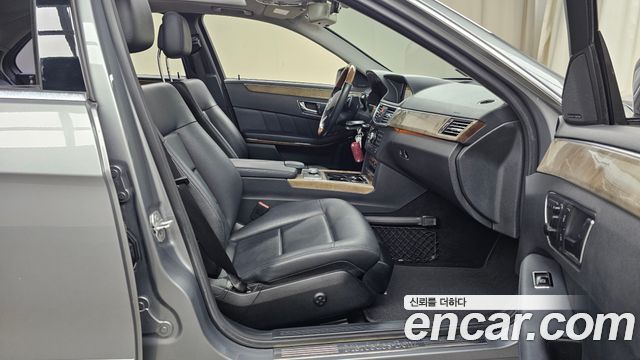 Mercedes-Benz E-Class 2010 thumb 11
