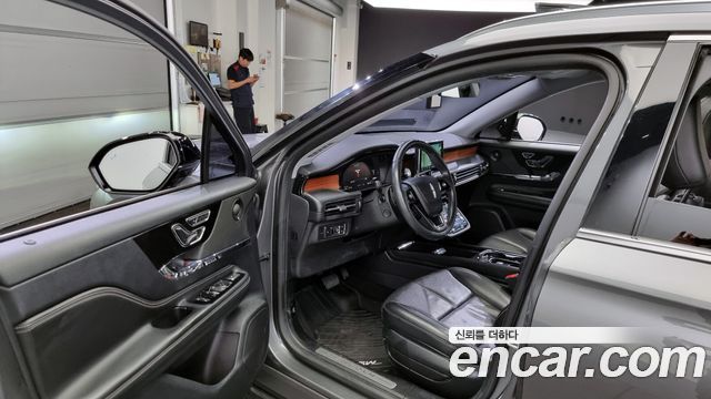 Lincoln Corsair 2021 thumb 11