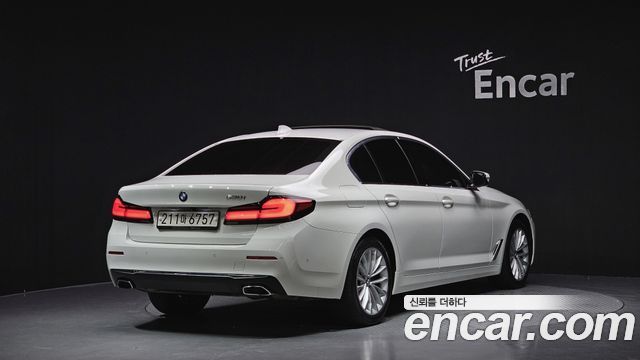 BMW 5 серии 2021 thumb 3