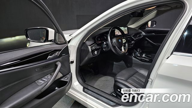 BMW 5 серии 2021 thumb 11