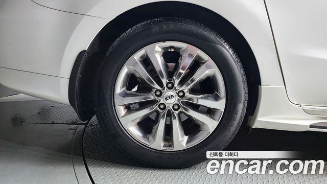 Kia Carnival 2016 thumb 5