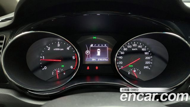 Kia Carnival 2016 thumb 8