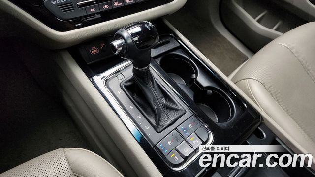 Kia Carnival 2016 thumb 9