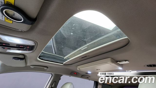 Kia Carnival 2016 thumb 11