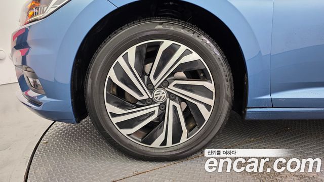 Volkswagen Jetta 2021 thumb 5