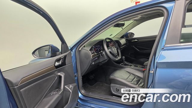 Volkswagen Jetta 2021 thumb 12