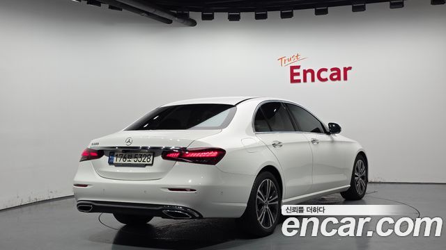 Mercedes-Benz E-Class 2021 thumb 3