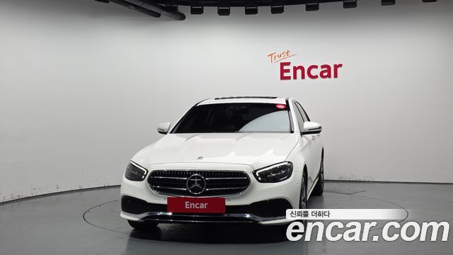 Mercedes-Benz E-Class 2021 thumb 4
