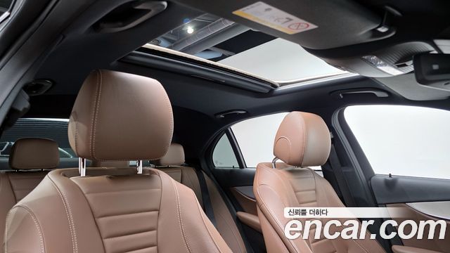 Mercedes-Benz E-Class 2021 thumb 11